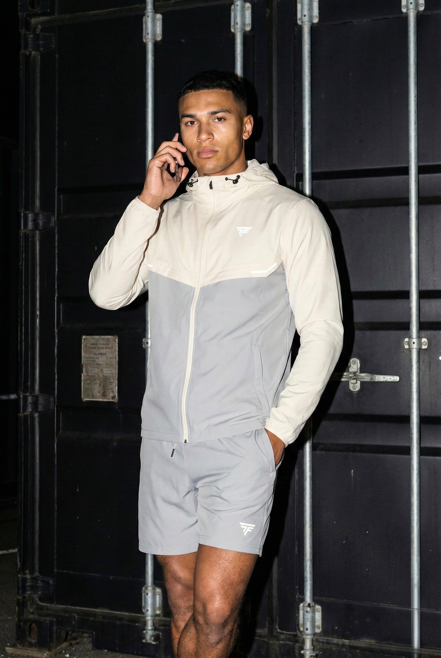 WINDBREAKER CREAM/GREY